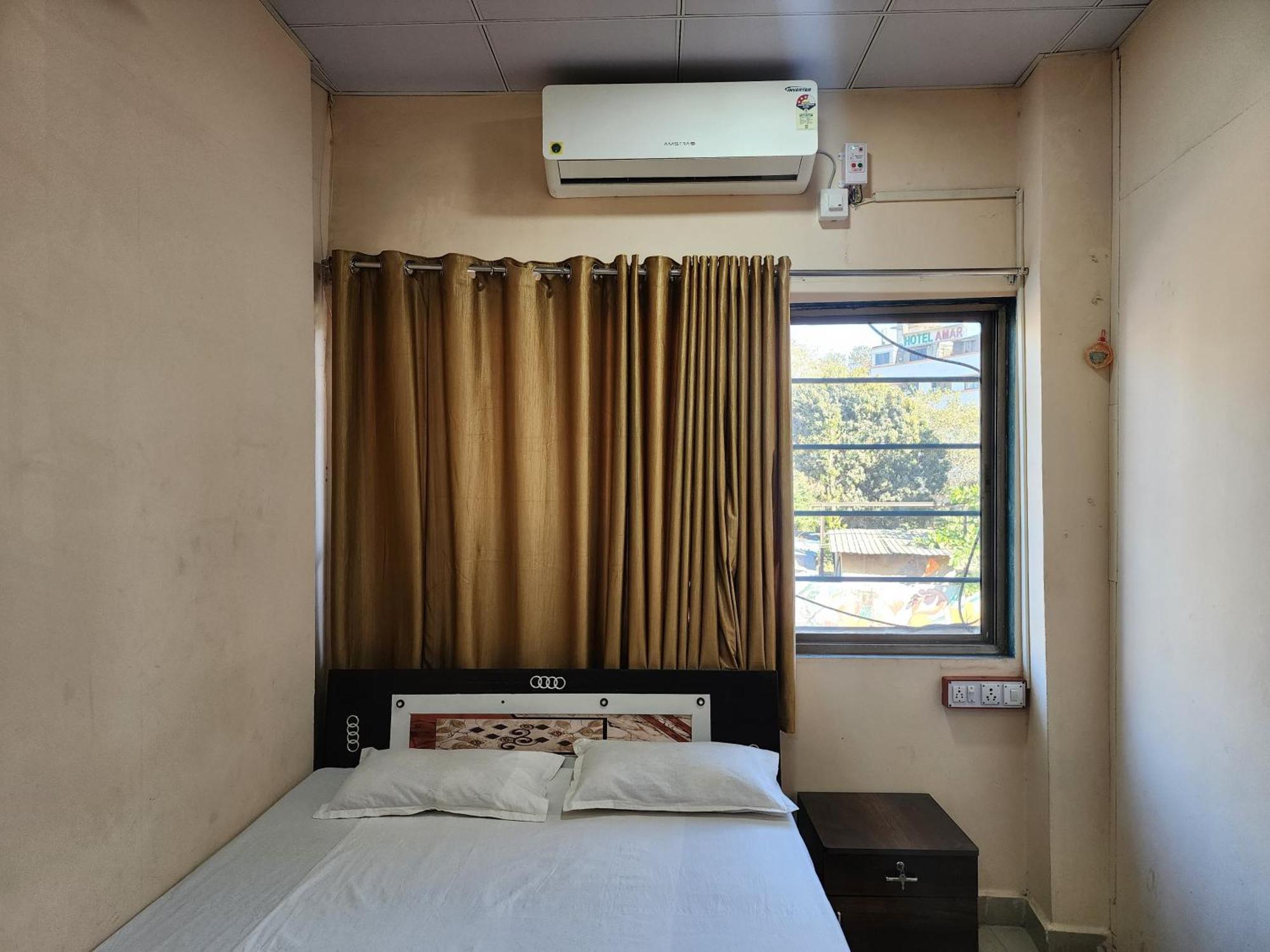 Hotel Diamond Ac Dormitory And Guest House Сурат Экстерьер фото